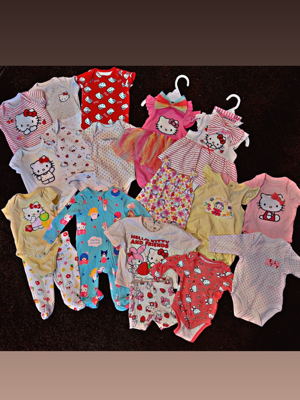Hello Kitty Baby Girls NB 0-3M 3M Clothing Lot